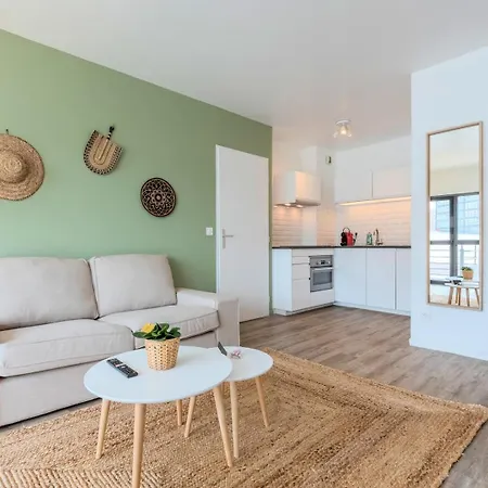 Europe/flandres Stations With Balcony! ליל