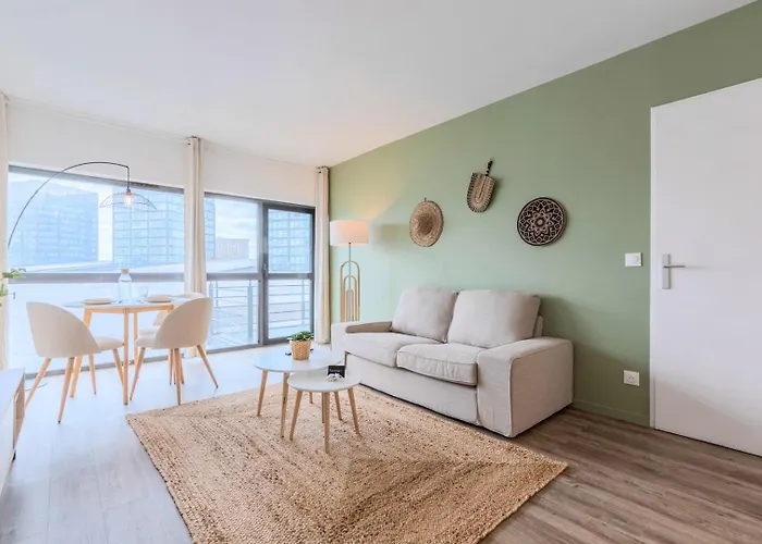 Europe/flandres Stations With Balcony! Appartement